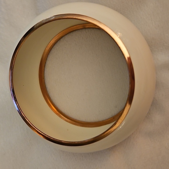 Vintage Chic Chunky Ivory Enamel Rose Goldtone Trim Bangle Bracelet - Picture 3 of 6